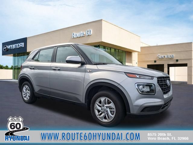 Used 2025 Hyundai Venue SE FWD image 1