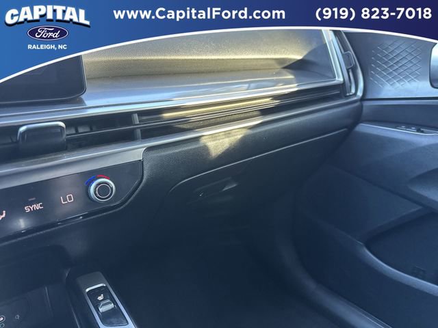 Used 2024 Kia Sorento S image 26