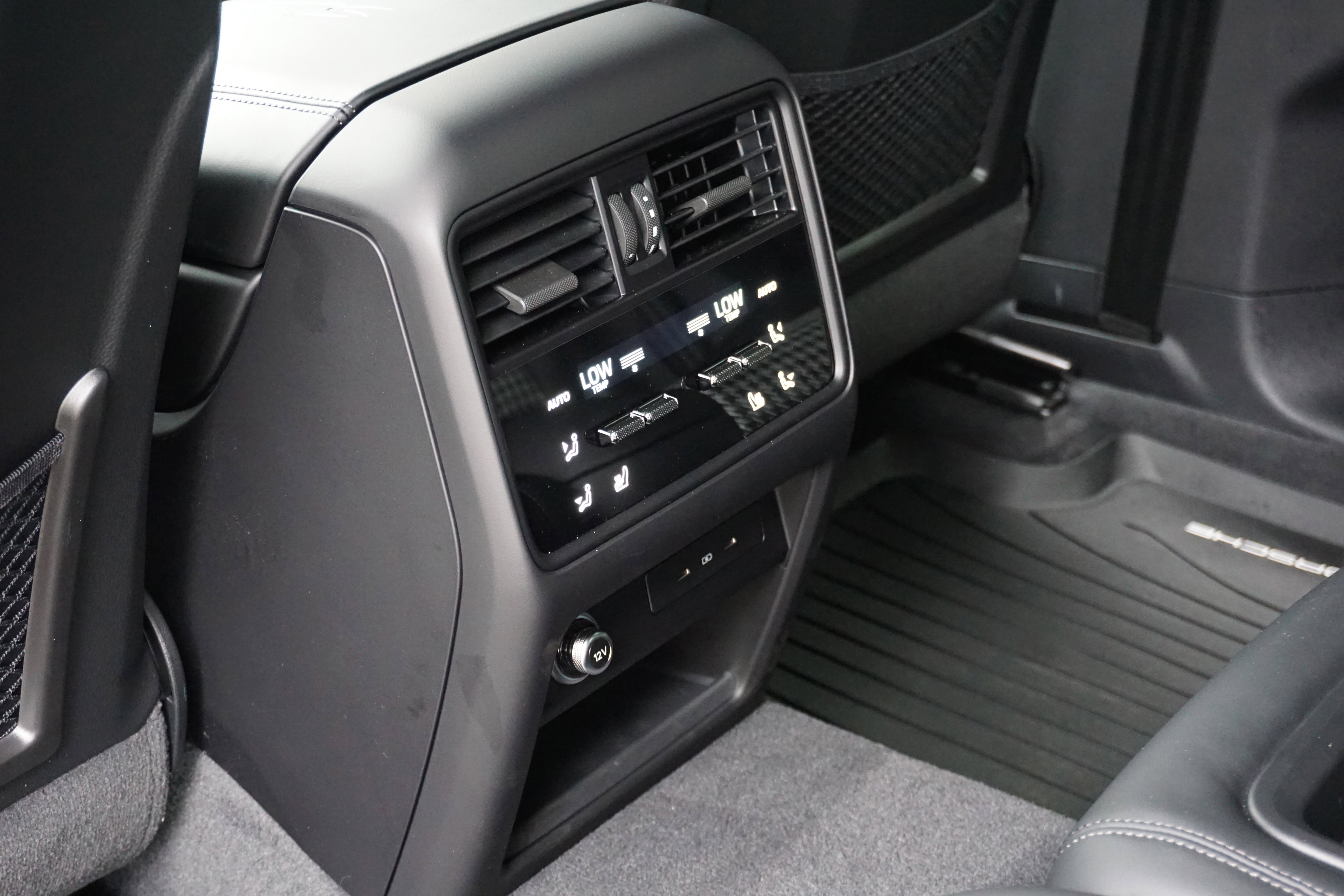 Certified 2025 Porsche Cayenne GTS image 24