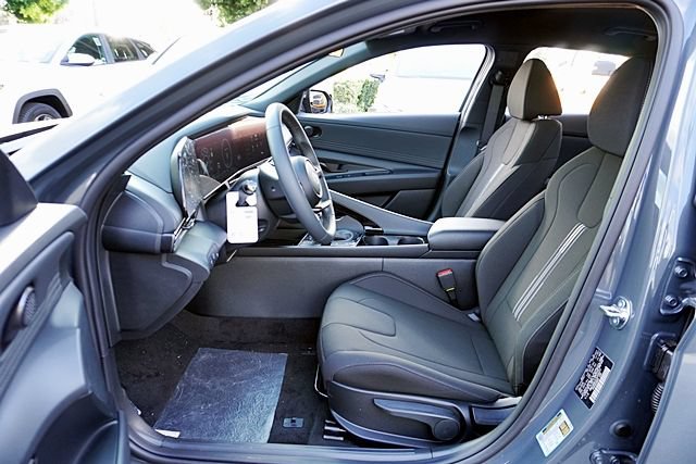 New 2026 Hyundai Elantra Sport FWD image 17