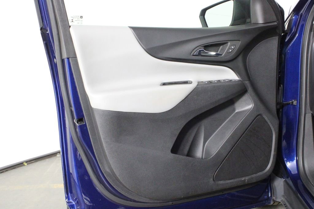Used 2022 Chevrolet Equinox LS w/ LS Convenience Package image 16
