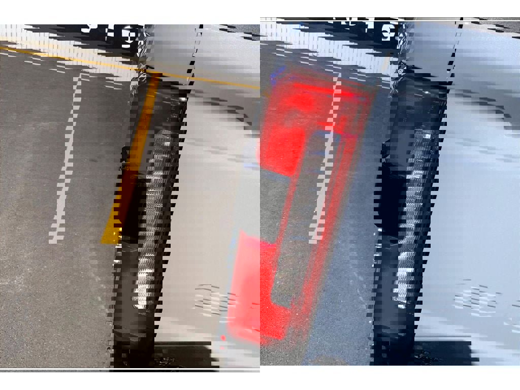 Used 2025 Ford F350 Lariat w/ FX4 Off-Road Package image 30