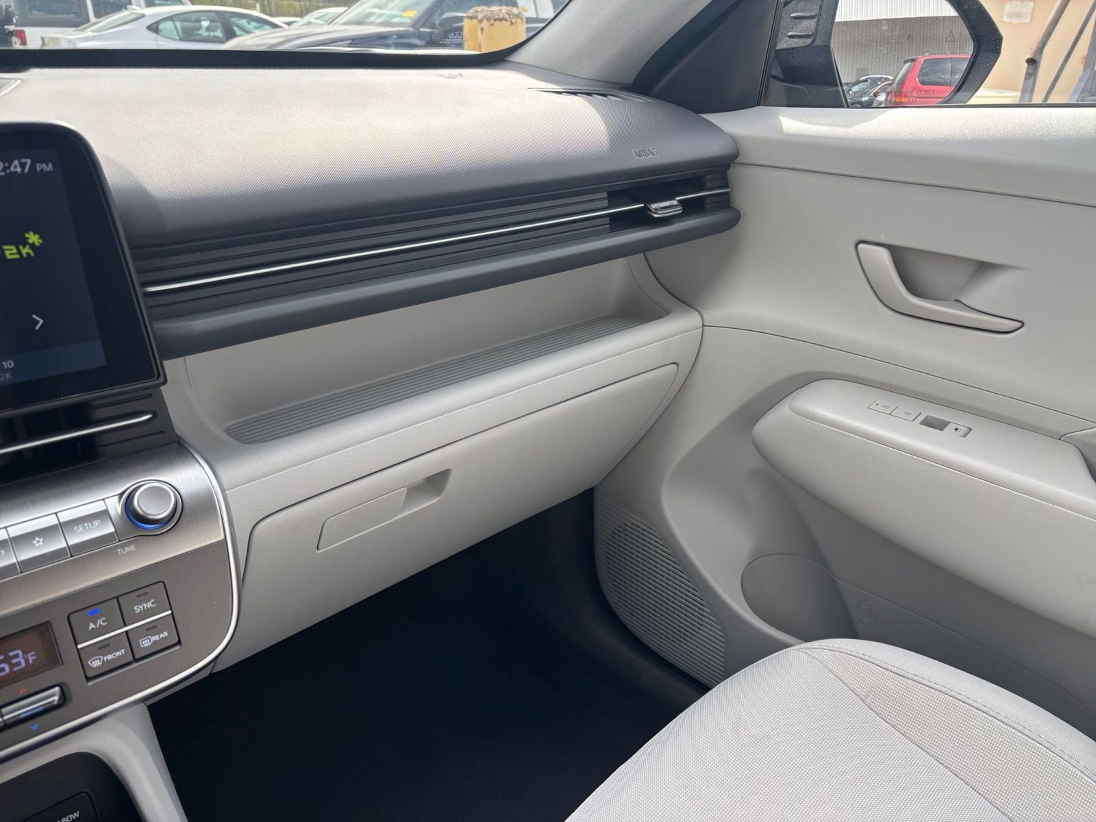 Used 2025 Hyundai Kona SEL image 36