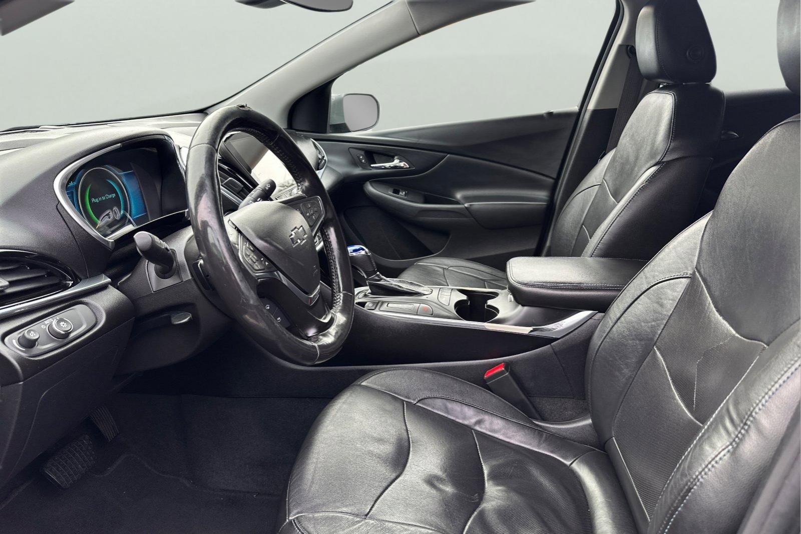 Used 2017 Chevrolet Volt Premier w/ Driver Confidence II Package image 14