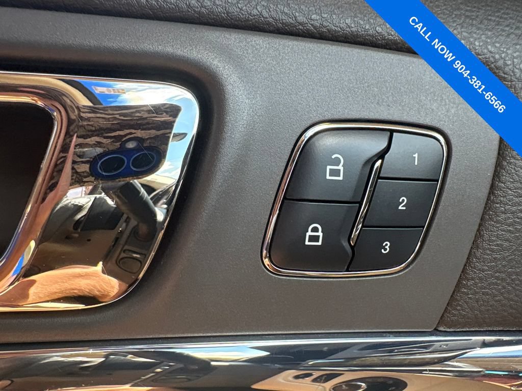 Used 2015 Lincoln MKS w/ Equipment Group 101A FWD image 15