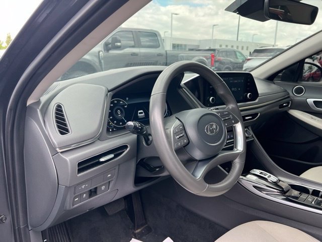 Used 2022 Hyundai Sonata SEL w/ Convenience Package FWD image 9