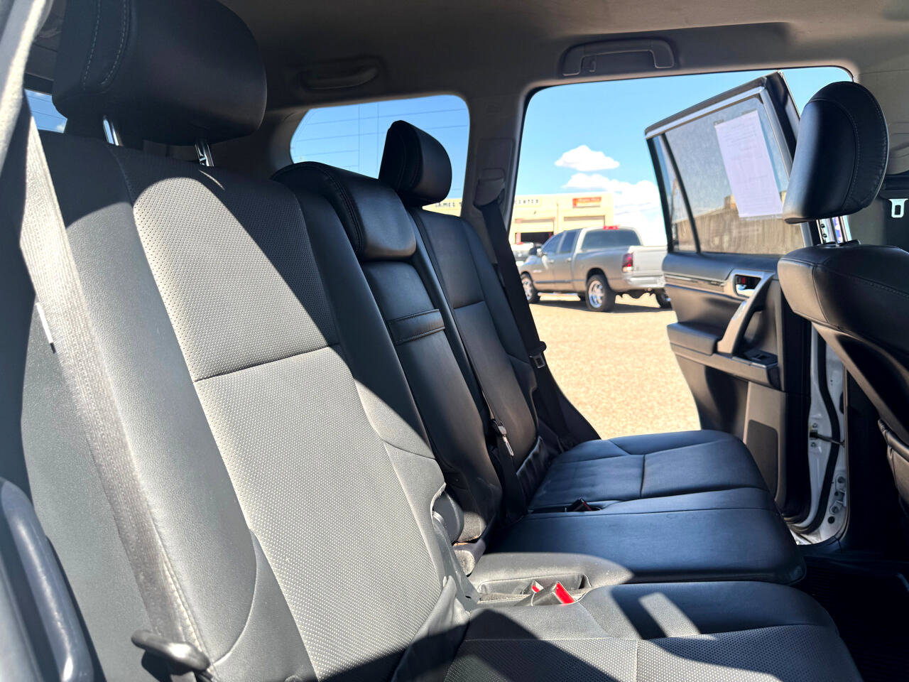 Used 2017 Lexus GX 460 image 32