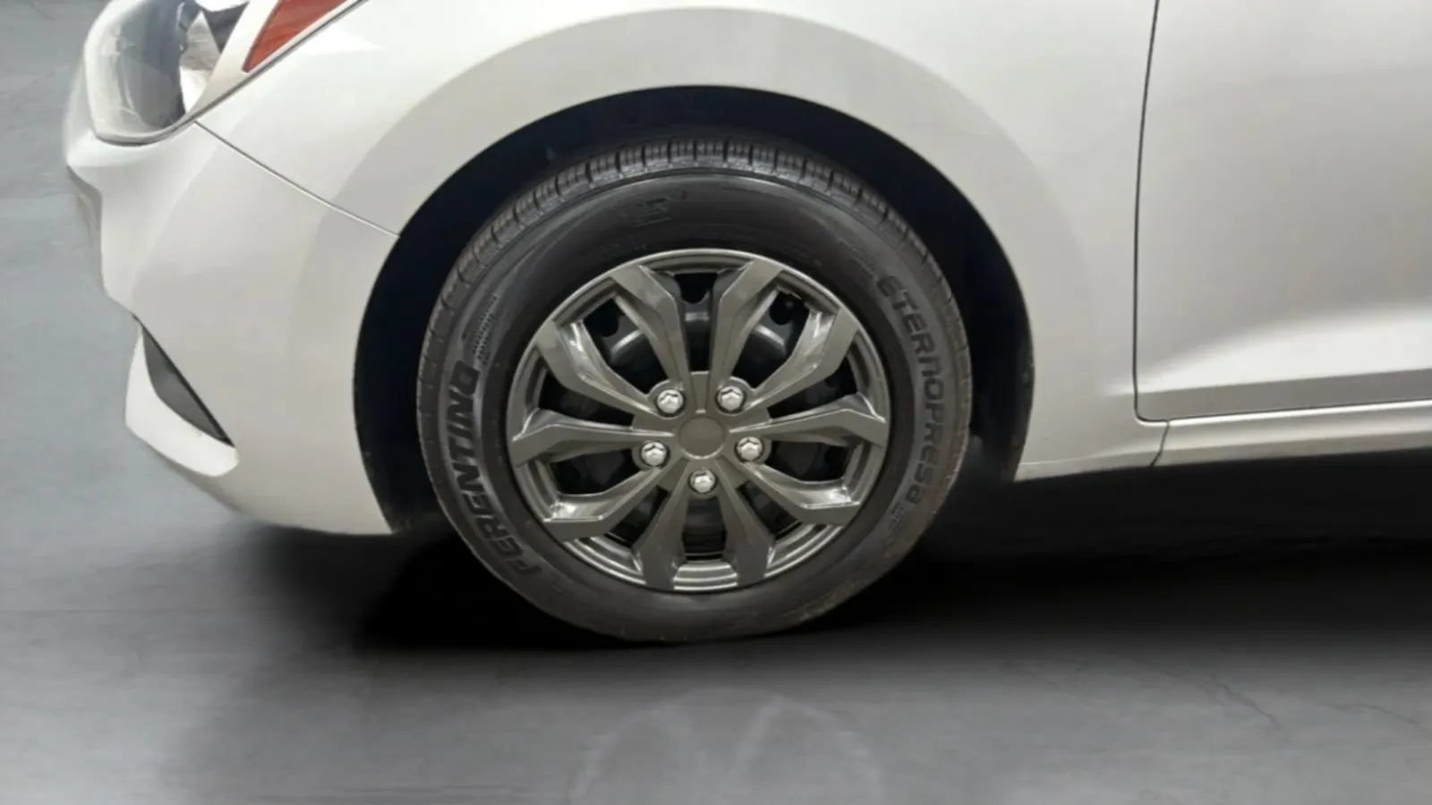 Used 2020 Hyundai Accent SE w/ Cargo Package FWD image 27