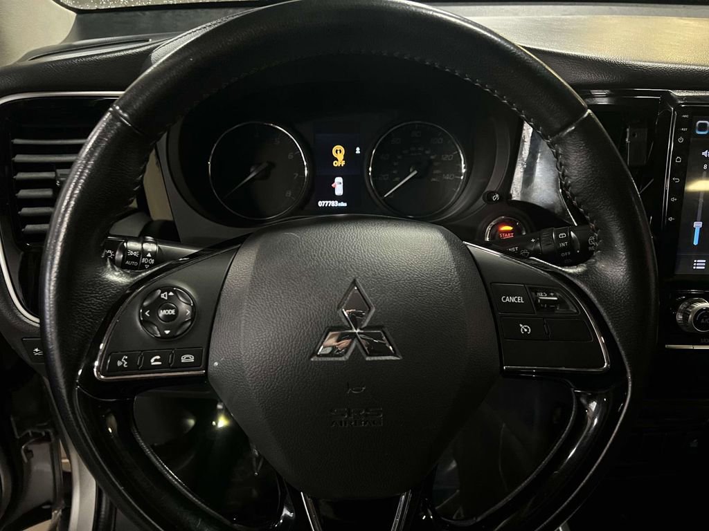 Used 2020 Mitsubishi Outlander LE image 14