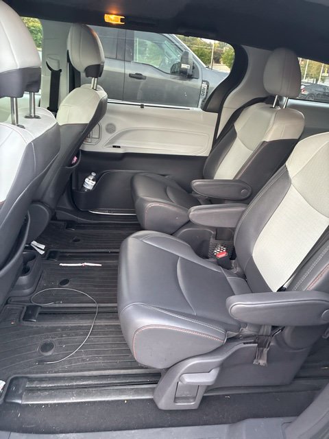 Used 2021 Toyota Sienna XSE AWD/4WD image 11