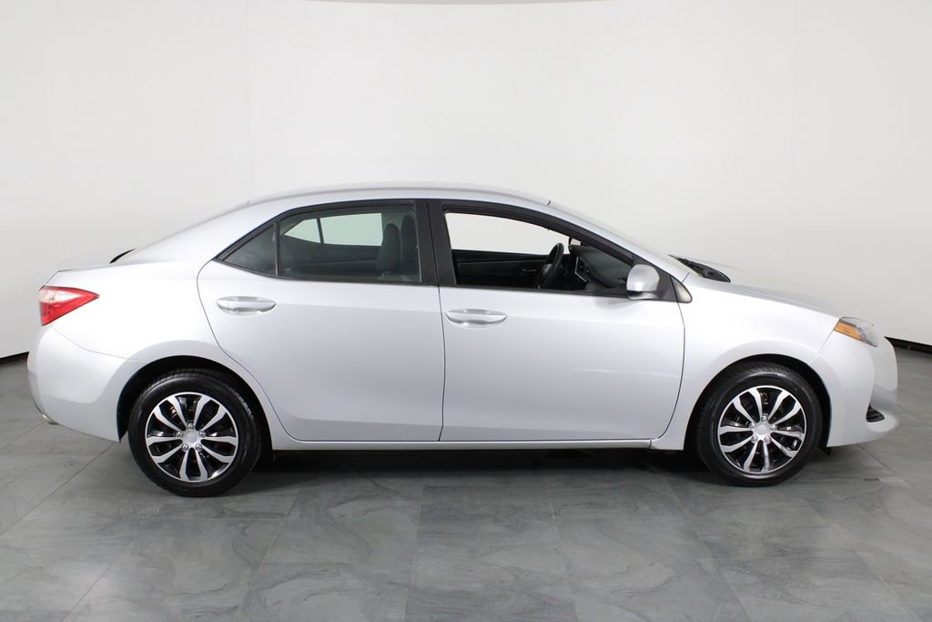 Used 2019 Toyota Corolla LE FWD image 15
