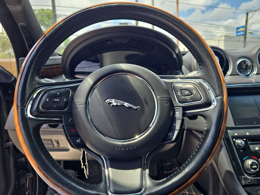 Used 2017 Jaguar XJ L Portfolio AWD/4WD image 24