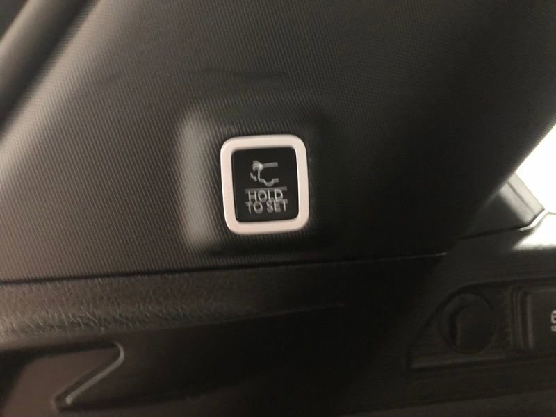 Used 2025 Jeep Grand Cherokee Limited image 9