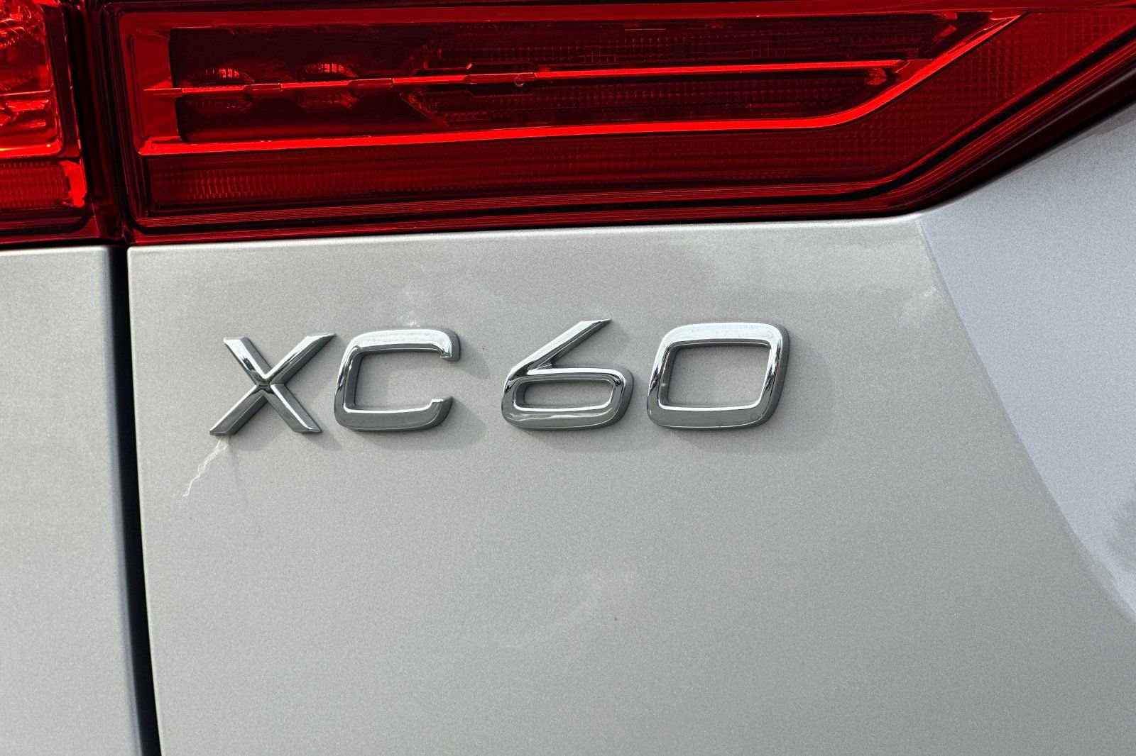 Certified 2024 Volvo XC60 B5 Core image 13