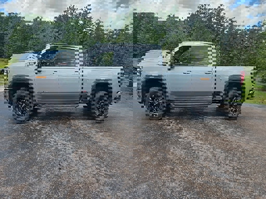 New 2026 GMC Sierra 3500 AT4 image 2