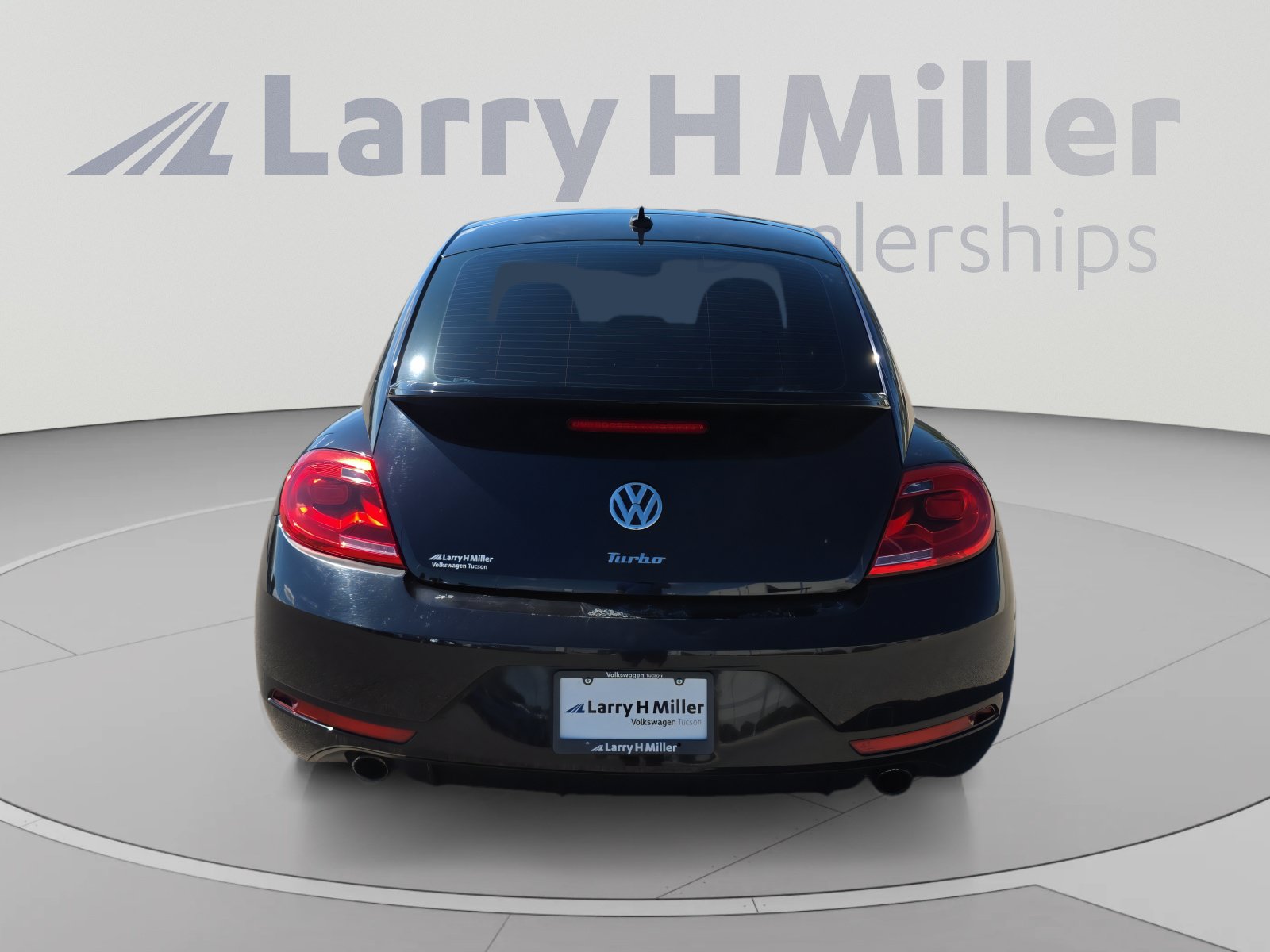 Used 2014 Volkswagen Beetle R-Line FWD image 4