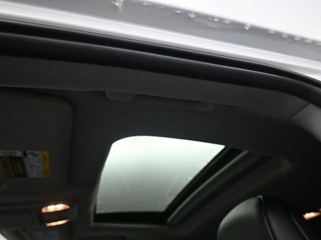 Used 2023 Toyota Highlander XLE FWD image 29
