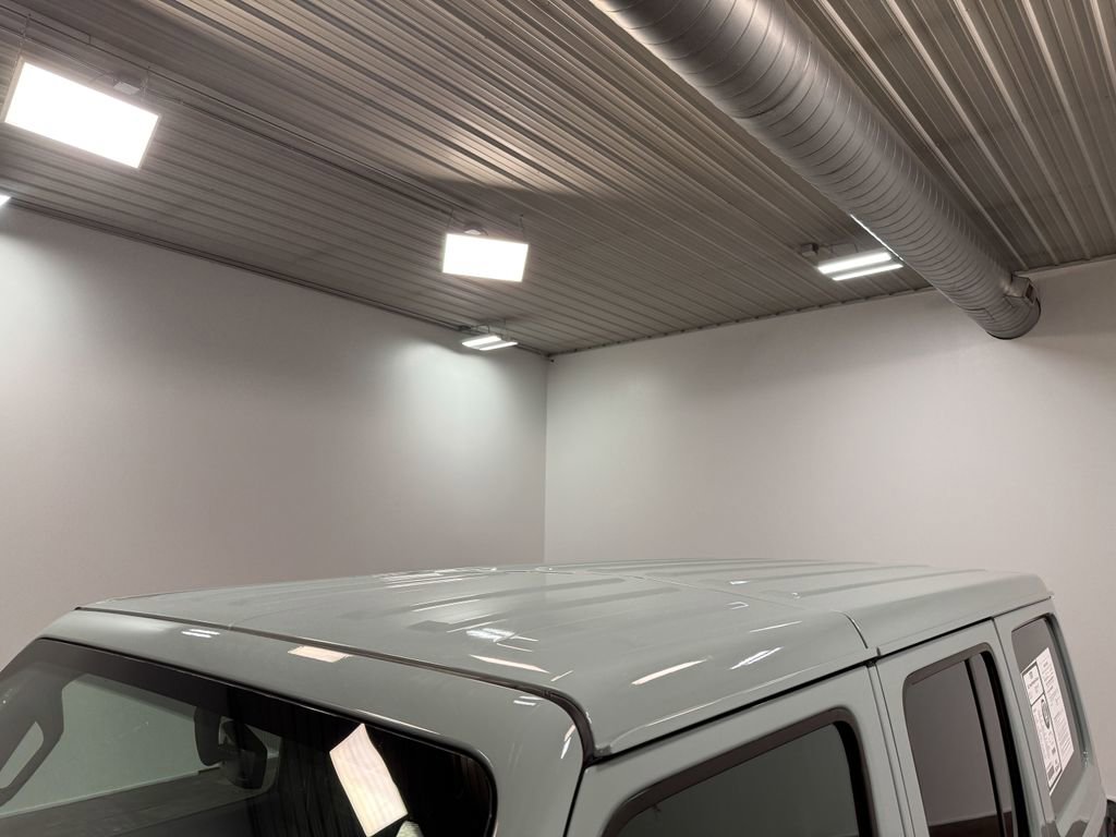 Used 2023 Jeep Wrangler Unlimited Rubicon w/ Cold Weather Group image 42