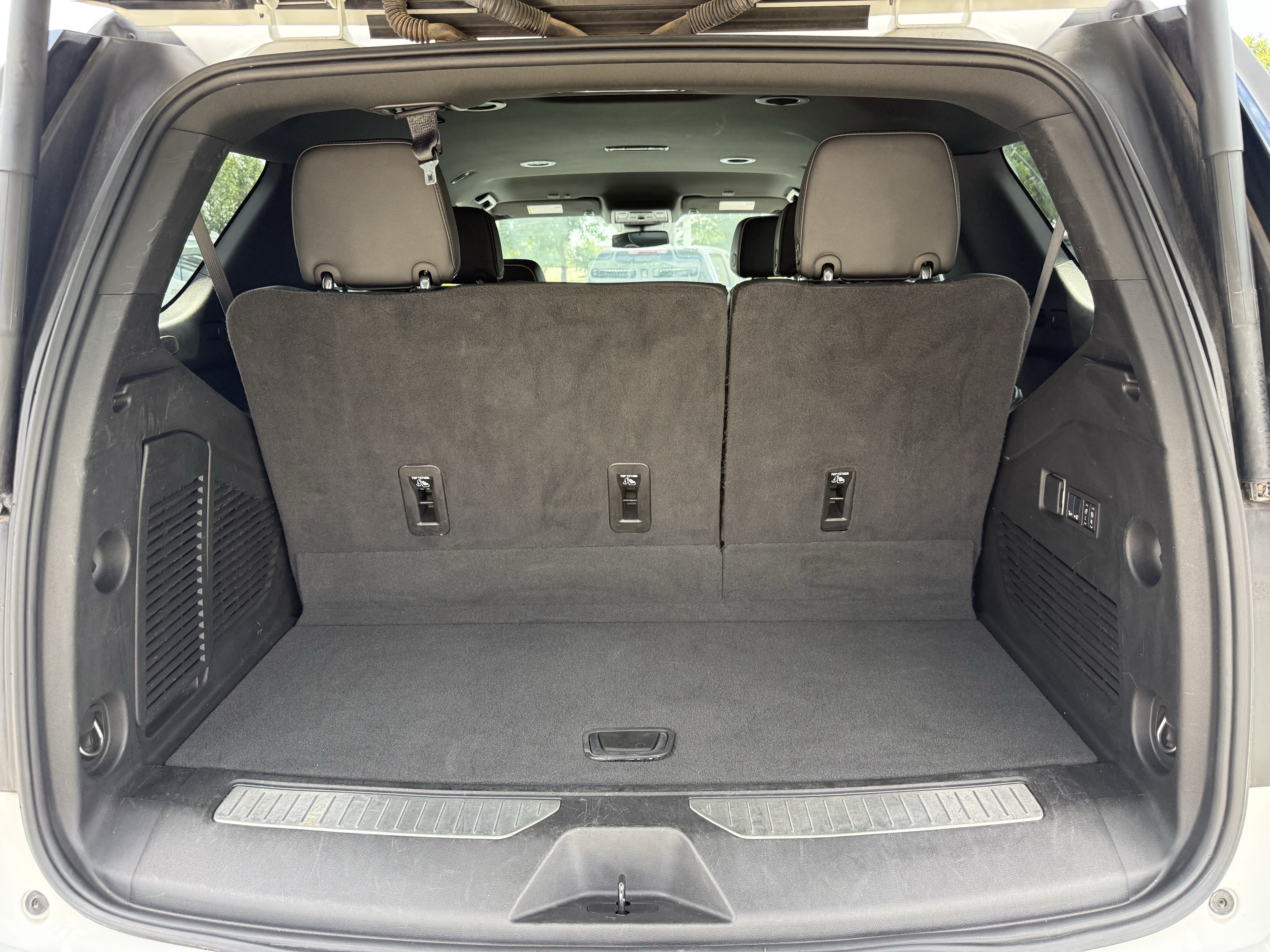Used 2024 Chevrolet Tahoe Premier RWD image 31