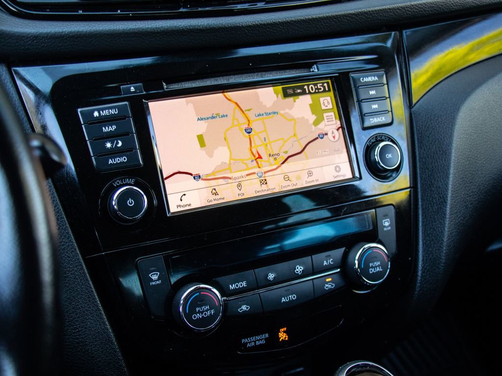 Used 2022 Nissan Rogue Sport SL image 16