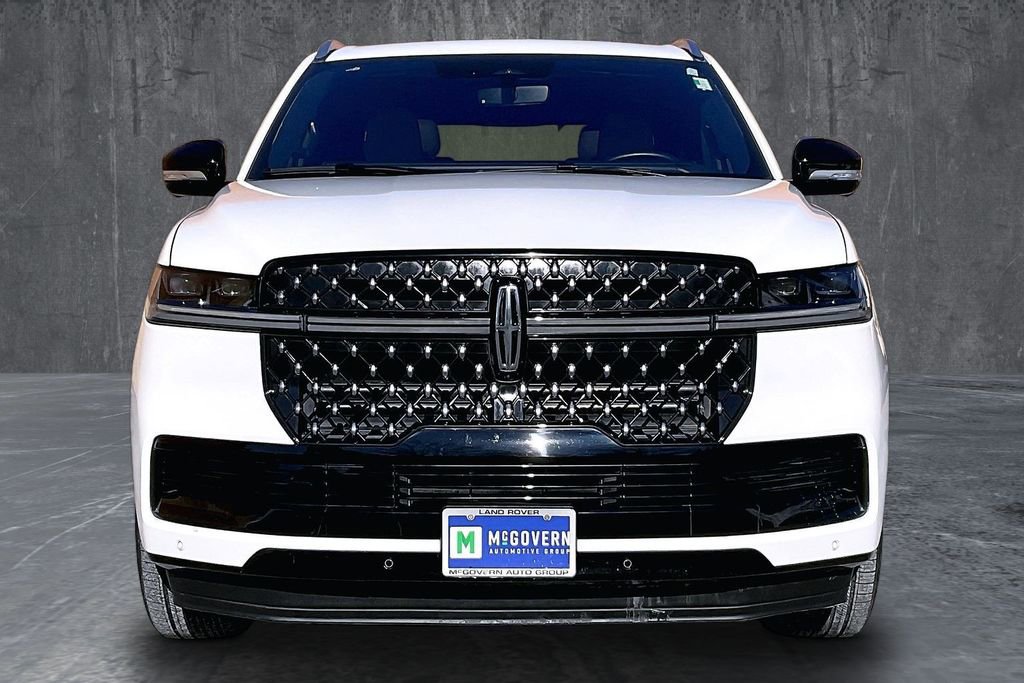 Used 2025 Lincoln Navigator Black Label image 2