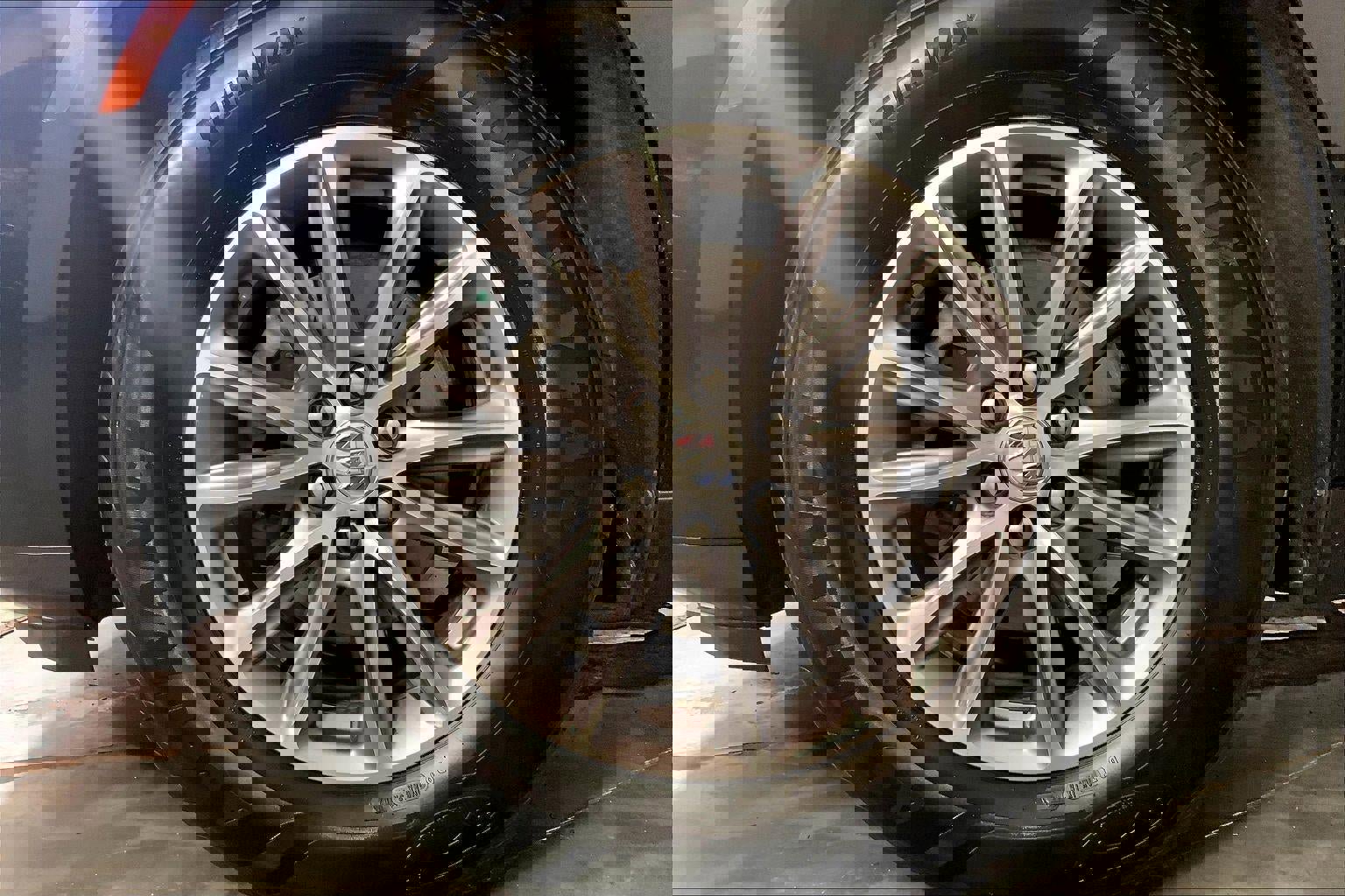 Used 2023 Buick Enclave Essence image 9