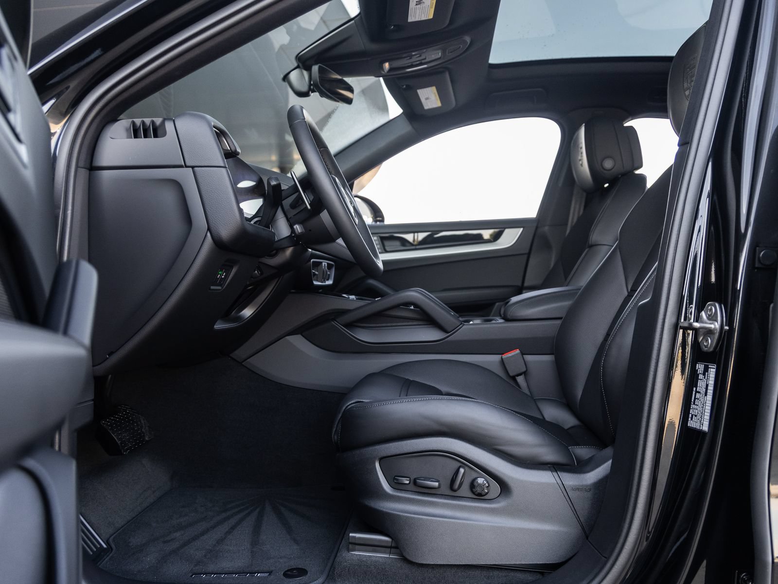 Certified 2026 Porsche Cayenne Coupe AWD/4WD image 22