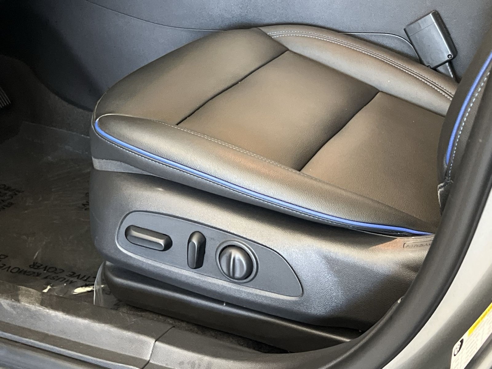 Used 2025 Buick Envista Sport Touring w/ Experience Buick Package FWD image 13