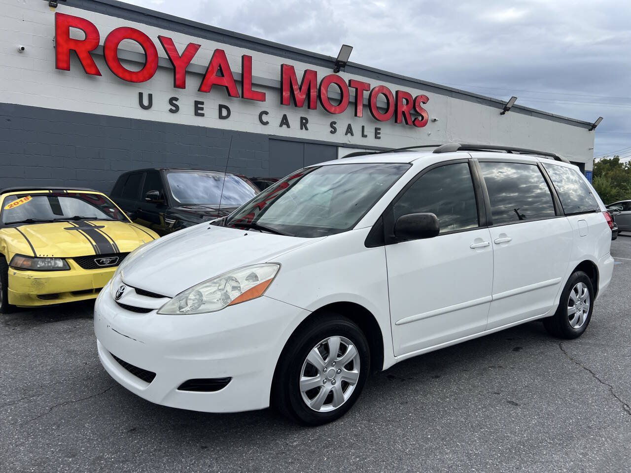 Used 2008 Toyota Sienna CE
