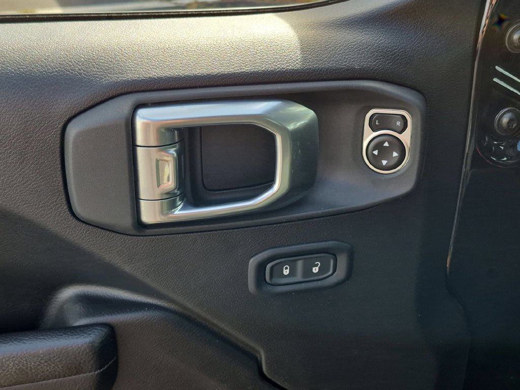 Certified 2024 Jeep Gladiator Sport AWD/4WD image 10