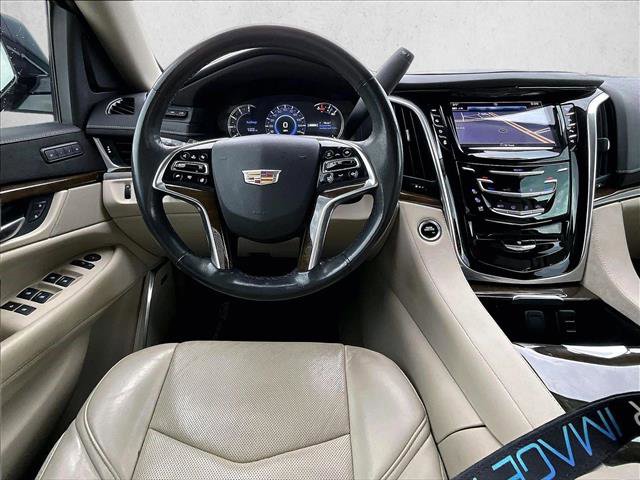 Used 2020 Cadillac Escalade Luxury AWD/4WD image 7