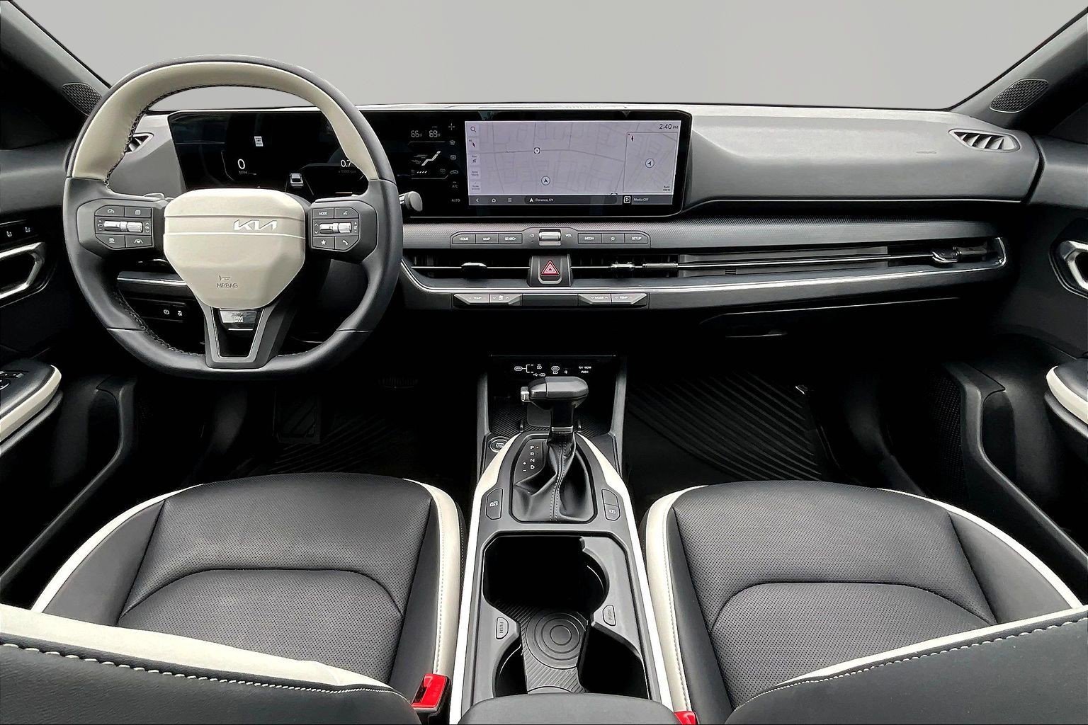 Used 2025 Kia K4 GT-Line w/ GT-Line Premium Package FWD image 7