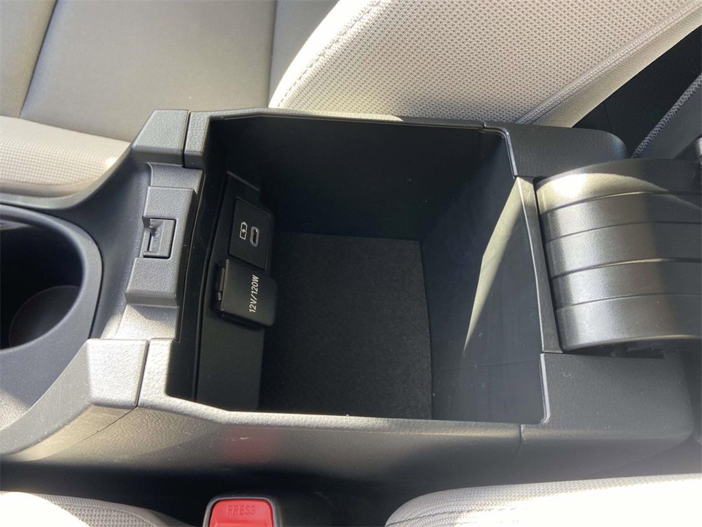 Used 2025 Toyota Corolla LE image 26