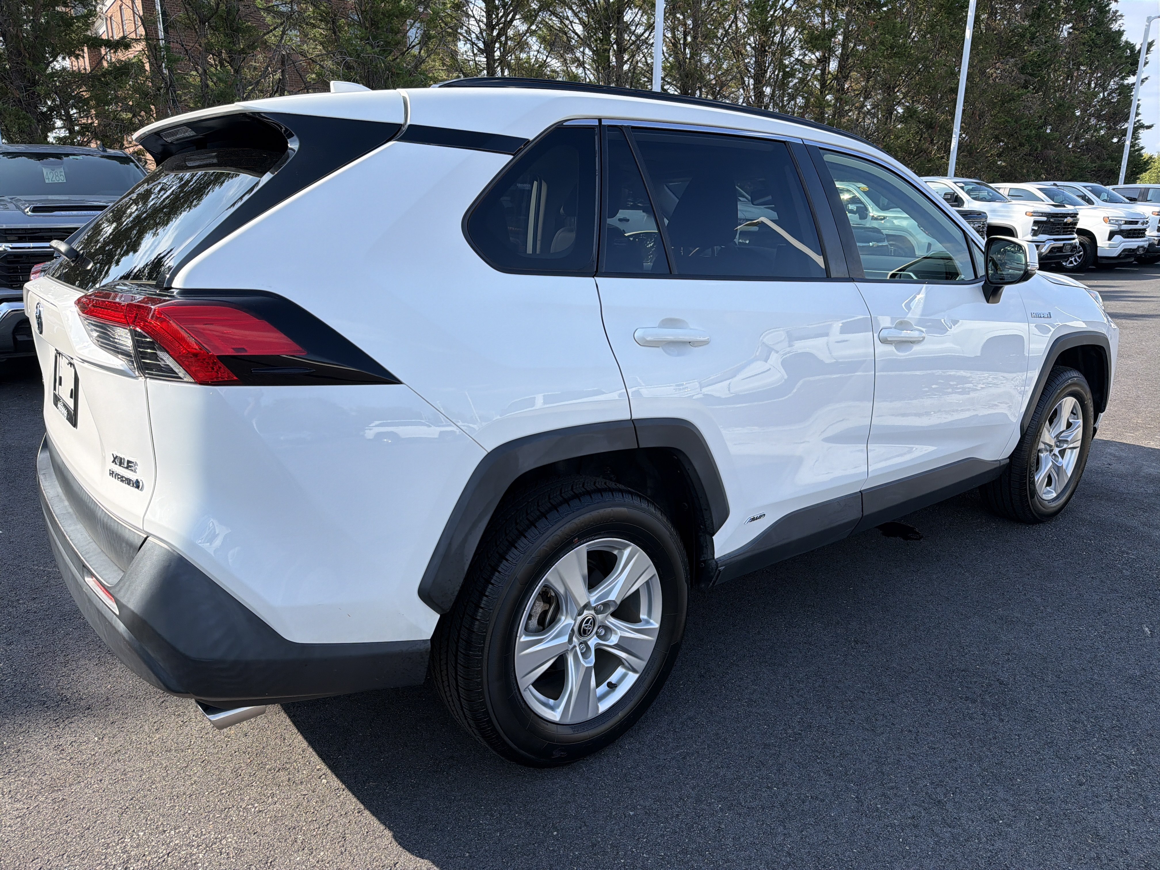 Used 2020 Toyota RAV4 XLE w/ Convenience Package AWD/4WD image 10