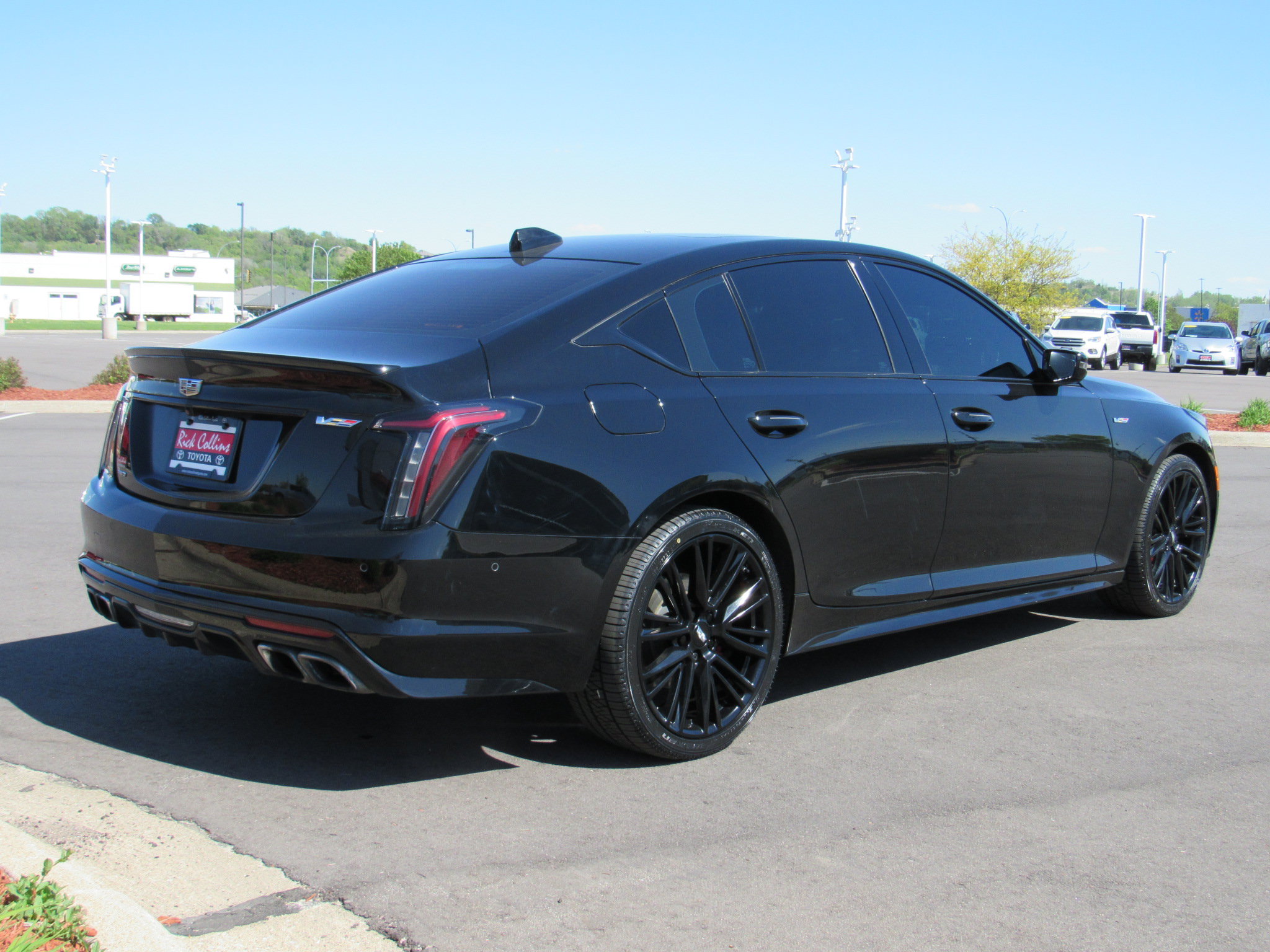 Used 2023 Cadillac CT5 V w/ Platinum Package AWD/4WD image 4