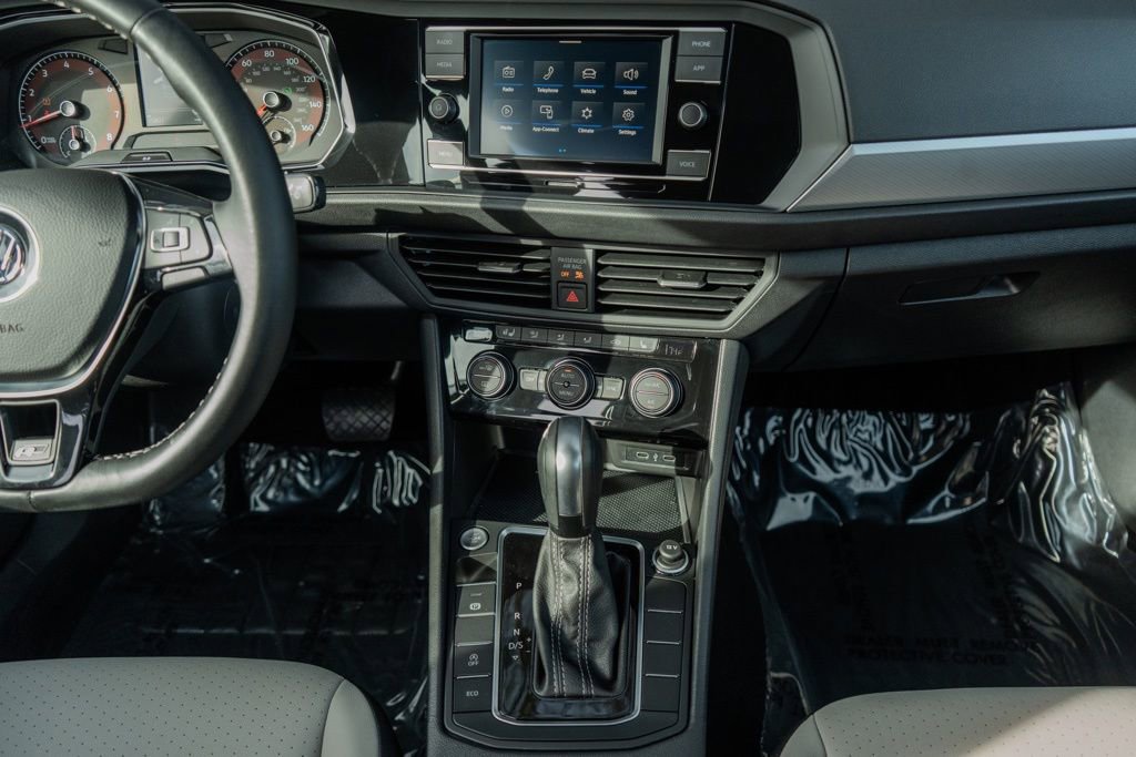 Used 2021 Volkswagen Jetta R-Line w/ R-Line Cold Weather Package image 21