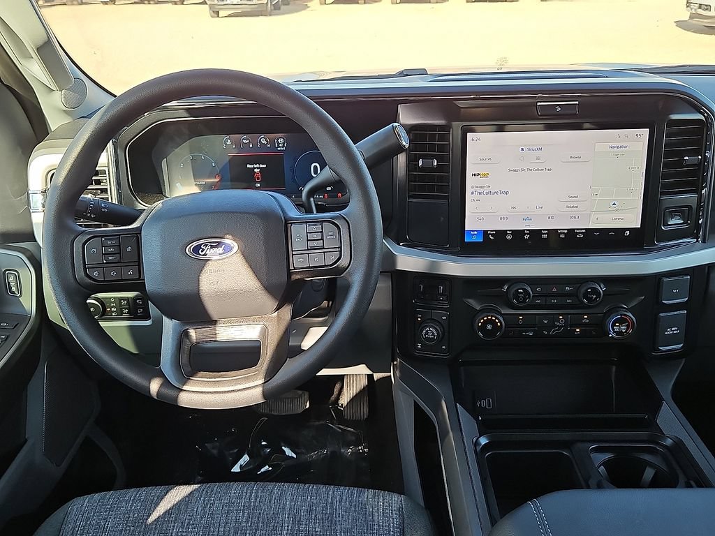 New 2026 Ford F250 XLT w/ XLT Premium Package AWD/4WD image 17