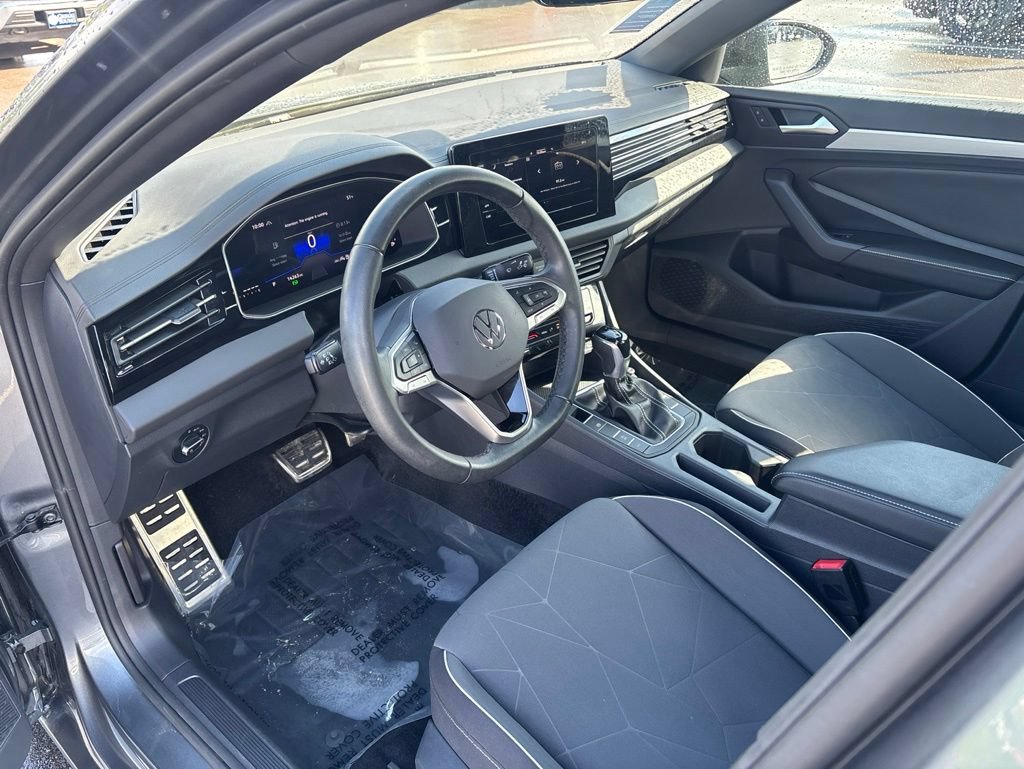Used 2025 Volkswagen Jetta Sport FWD image 13