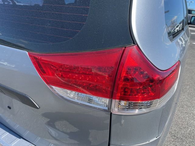 Used 2012 Toyota Sienna image 14