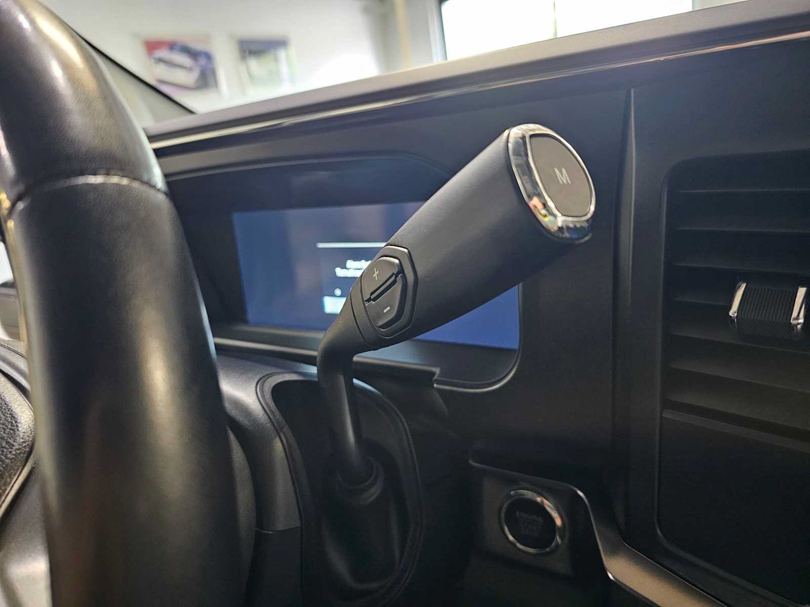 Used 2024 Ford F250 Lariat w/ Black Appearance Package AWD/4WD image 31