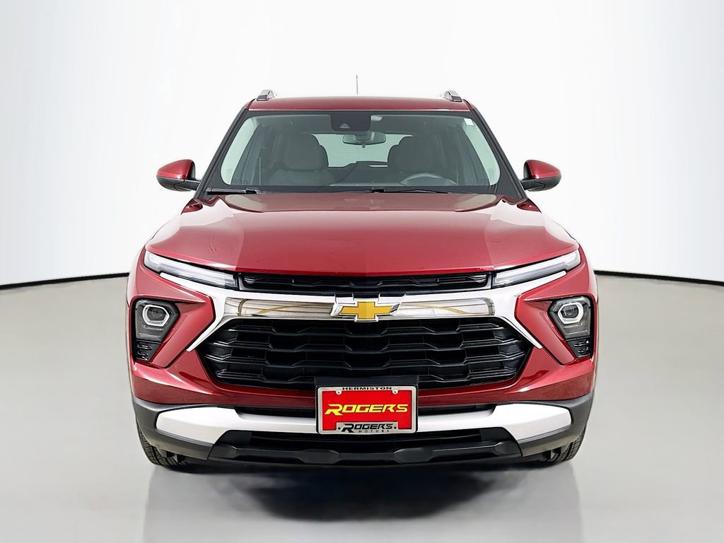 Used 2024 Chevrolet TrailBlazer LT w/ Driver Confidence Package AWD/4WD image 2