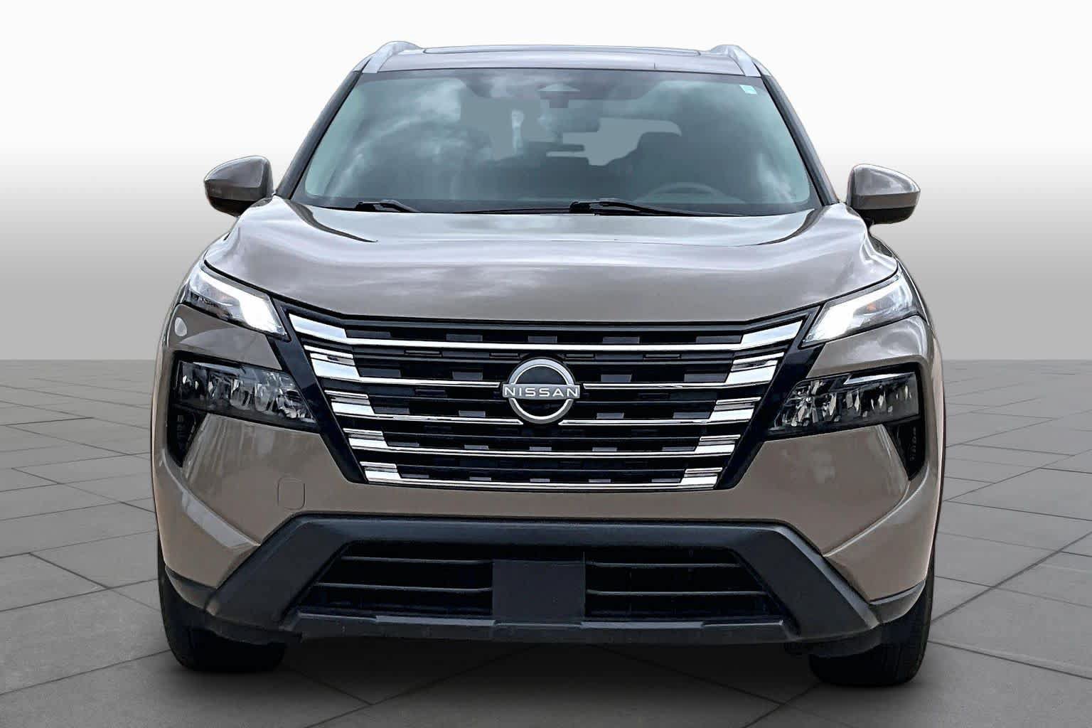 Used 2024 Nissan Rogue SV w/ SV Premium Package AWD/4WD image 4