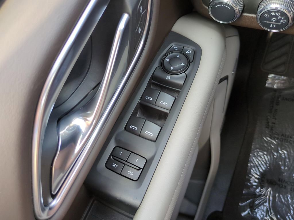 Used 2021 GMC Yukon SLT AWD/4WD image 18