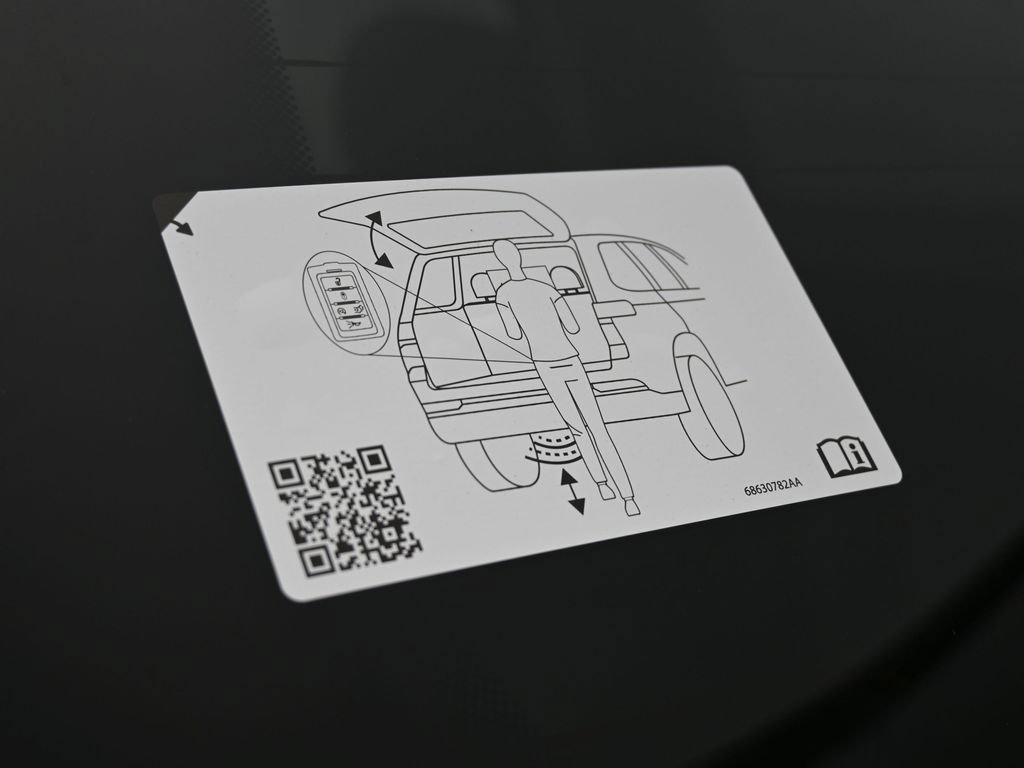 New 2025 Jeep Grand Cherokee Summit AWD/4WD image 41