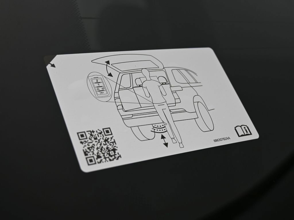 New 2025 Jeep Grand Cherokee Summit image 41