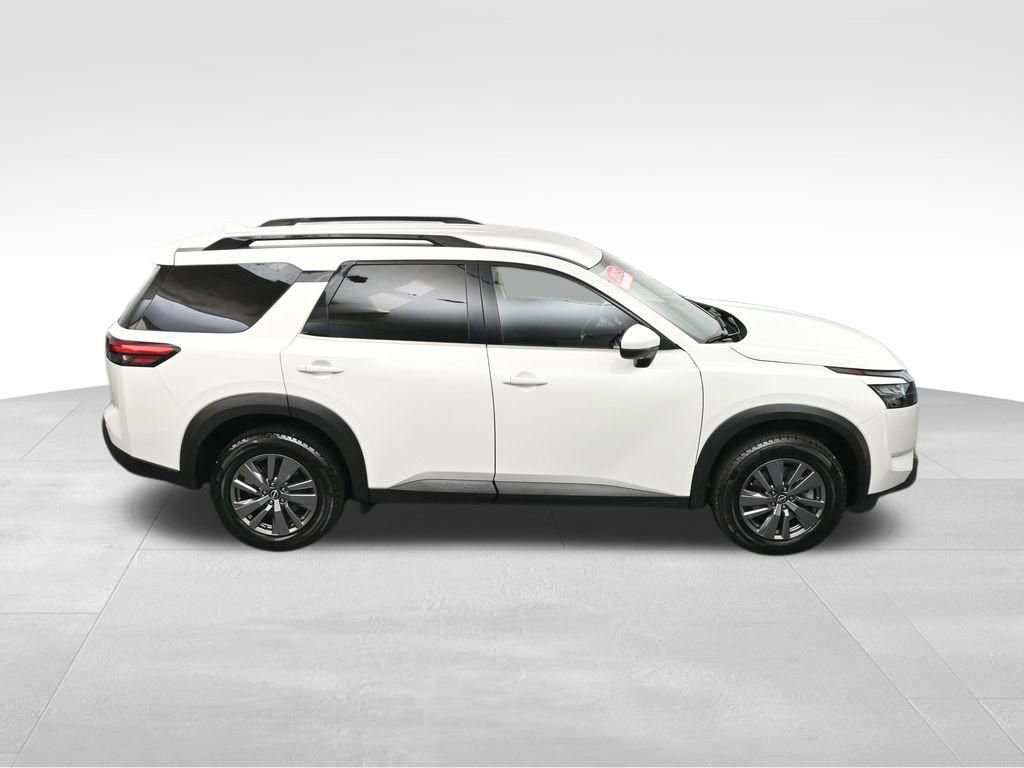 Used 2025 Nissan Pathfinder SV image 39