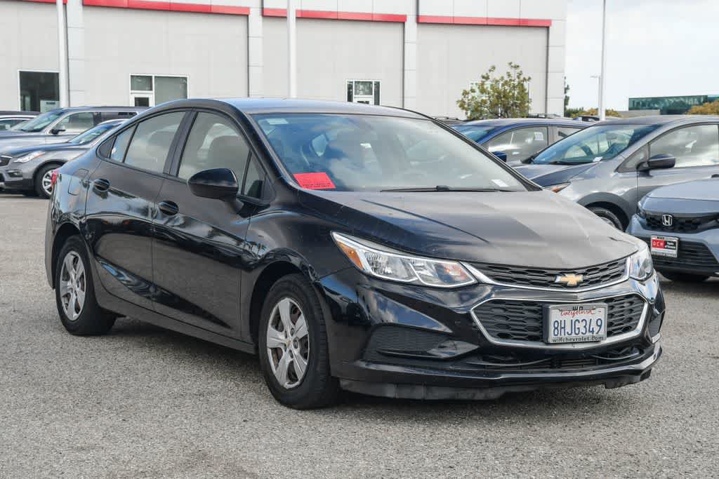 Used 2018 Chevrolet Cruze LS FWD image 3