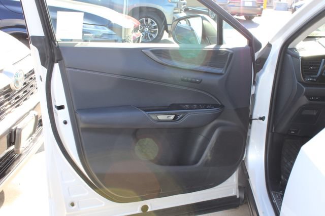 Certified 2025 Lexus NX 250 FWD w/ Accessory Package (K3) image 11