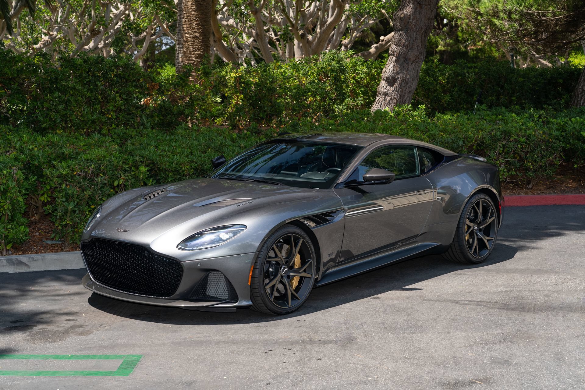 Used 2019 Aston Martin DBS Superleggera RWD image 24