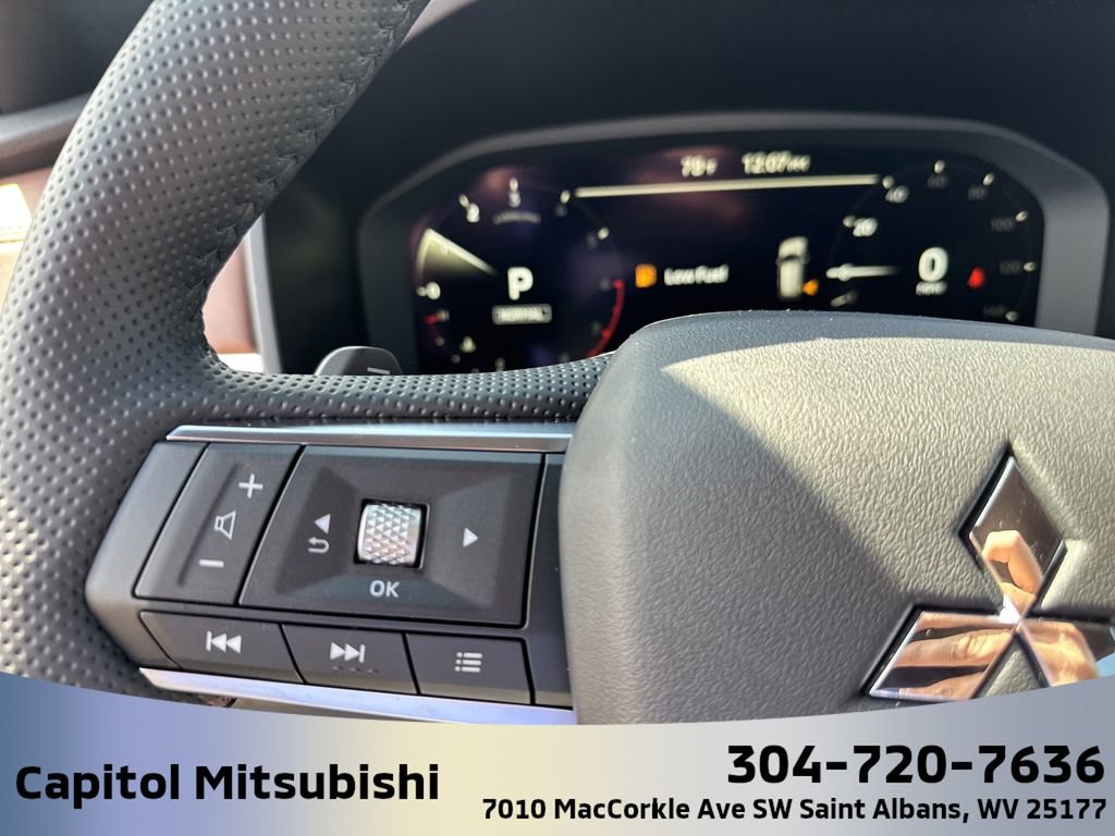 New 2025 Mitsubishi Outlander SEL image 21